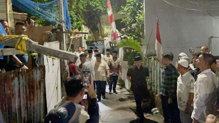 Presiden Prabowo Datangi Rumah Driver Ojol yang Tewas Dilindas Rantis Brimob 1 DATANG— Presiden Prabowo saat mendatangi rumah driver ojol bernama Affan Kurniawan yang tewas dilindas kendaraan taktis (rantis) Brimob.