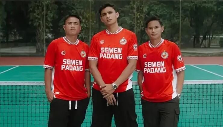 Semen Padang FC Perkenalkan Nomor Punggung Pemain, Bruno Gomes 10, Stewart 9 1 RILIS NOMOR PUNGGUNG PEMAIN— Semen Padang FC (SPFC) akhirnya merilis daftar resmi nomor punggung pemain untuk mengarungi kompetisi BRI Liga 1 2025/2026. Pengumuman dilakukan CEO Win Benardino, Jumat (8/8).