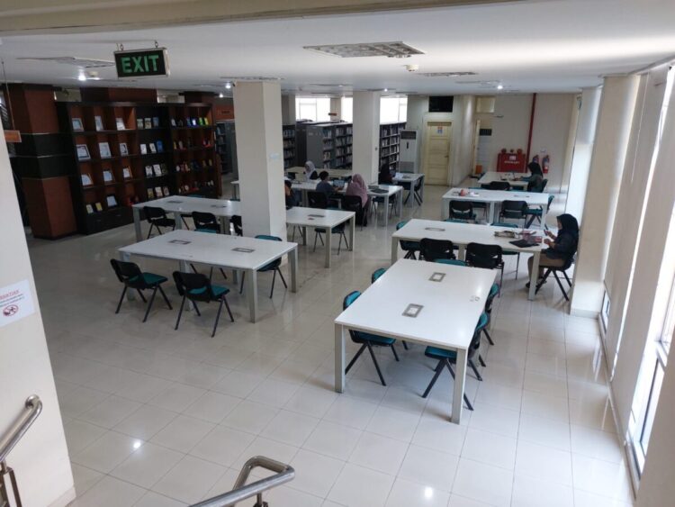 Meriahkan HUT ke-80 Kemerdekaan RI, Dinas Arsip dan Perpustakaan Sumbar Gelar Festival Literasi 1 Suasana di Perpustakaan Sumbar.