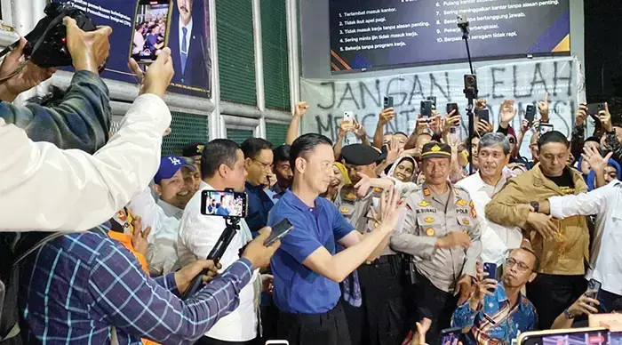 Dapat Abolisi dari Prabowo, Tom Lembong Akhirnya Bebas dari Penjara 1 BEBAS— Tom Lembong keluar dari Rutan Klas I Cipinang, Jakarta Timur, setelah mendapatkan abolisi dari Presiden Prabowo, Jumat (1/8).