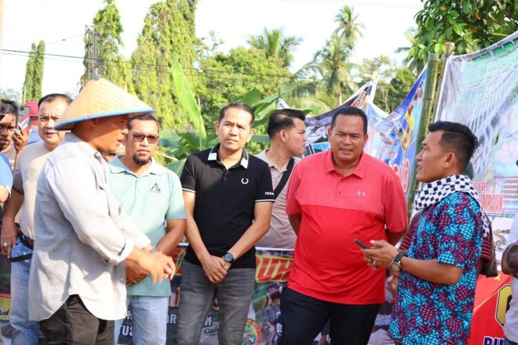 Agenda Rutin, Wako Balad Buka Alek Buru Babi 2025 1 ALEK BURU BAI— Wali Kota Pariaman Yota Balad membuka alek buru babi tahun 2025 yang dilaksanakan Persatuan Olahraga Buru Babi (PORBI) Kota Pariaman, di depan Kantor Camat Pariaman Timur, Kota Pariaman.