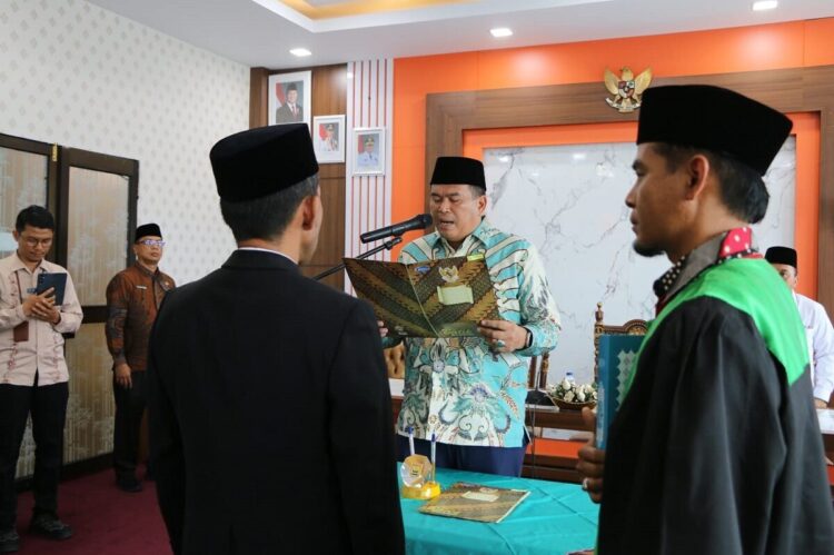 Walikota Yota Balad Lantik PAW Baznas Kota Pariaman 1 PELANTIKAN—Wali Kota Pariaman Yota Balad melantik Penggantian Antar Waktu (PAW) Pimpinan Badan Amil Zakat Nasional (BAZNAS) Kota Pariaman periode 2021-2026.