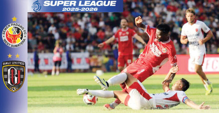 Semen Padang FC Kian Terpuruk, Takluk 1-3 dari Bali United di Kandang Sendiri 1 GAGAL— Semen Padang FC kembali gagal memanfaatkan dukungan publik sendiri. Bermain di Stadion Haji Agus Salim, Padang, Jumat (26/9) sore, Kabau Sirah harus mengakui keunggulan tamunya Bali United dengan skor 1-3 pada lanjutan BRI Super League 2025/2026.