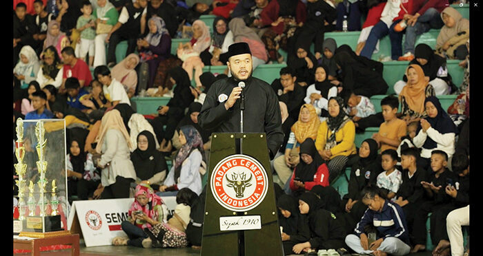 Wako Fadly Amran Dorong Pemakaian Produk Semen Padang untuk Infrastruktur 1 PENUTUPAN PENCAK SILAT— Wali Kota Padang, Fadly Amran menutup Kejuaraan Pencak Silat Wali Kota Padang Cup I di GOR PT Semen Padang, beberapa waktu lalu.