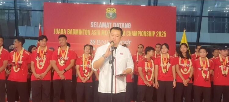 PENYAMBUTAN TIM— Kabid Binpres PP PBSI, Eng Hian saat menyambut tim Indonesia yang juara Badminton Asia Mixed Team Championships 2025.