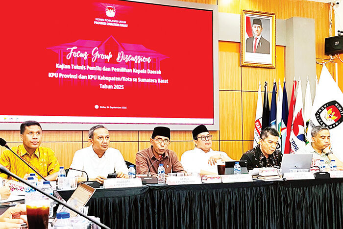 FORUM GROUP DISCUSSION— Komisi Pemilihan Umum (KPU) Provinsi Sumatera Barat menggelar Forum Group Discussion (FGD) di Aula KPU Sumbar, Rabu (24/9). Forum ini menjadi wadah evaluasi teknis pelaksanaan Pemilu 2024 sekaligus penyusunan rekomendasi untuk penyelenggaraan Pemilu 2029.