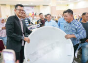 Pemkab Solok Serahkan Bantuan Peralatan untuk UMKM, Dorong Ekonomi Kerakyatan Naik Kelas