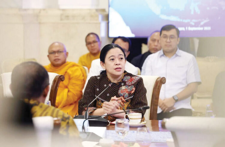 PERTEMUAN— Ketua DPR RI Puan Maharani menghadiri pertemuan dengan sejumlah tokoh bangsa yang dipimpin Presiden Prabowo Subianto di Istana Negara, Jakarta, Senin (1/9).
