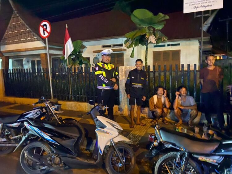 Patroli Malam Polres Solok Selatan, Cegah Balap Liar dan Ciptakan Kamtibmas Kondusif di Muara Labuh 1 1702