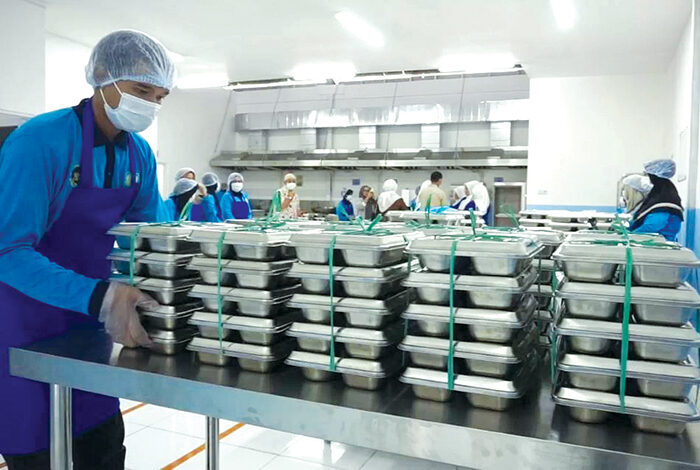 Pelajar Antusias Sambut MBG, Prabowo Ungkap Sudah Jangkau 25 Juta Penerima Manfaat 1 ILUSTRASI— Dapur Makan Bergizi Gratis (MBG).