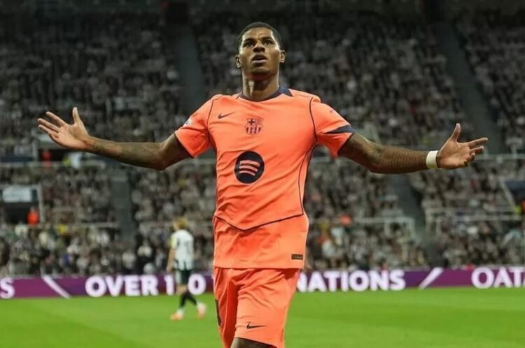 PAHLAWAN KEMENANGAN— Dua gol Marcus Rashford membungkam pesta Newcastle dan membawa Barcelona meraih kemenangan di St. James’ Park.