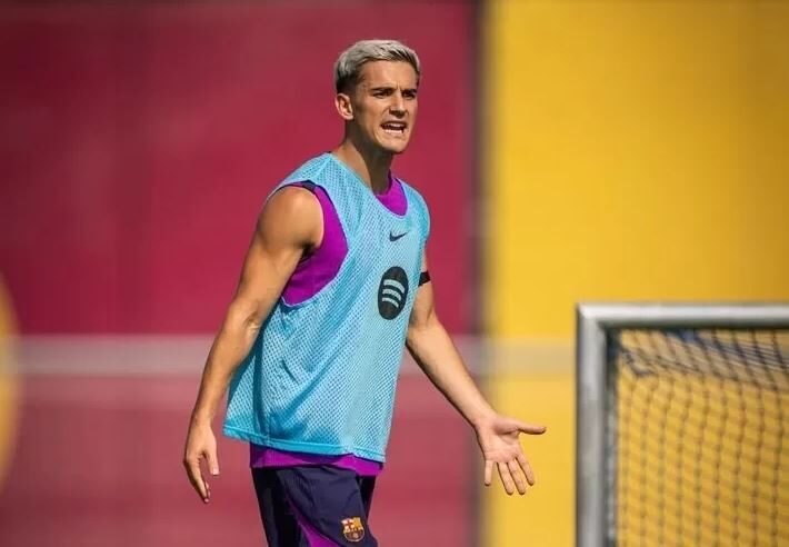 Cedera Meniskus, Gavi Dipastikan Absen hingga Akhir 2025 1 CEDERA— Kabar kurang menyenangkan datang dari FC Barcelona. Klub memastikan gelandang muda mereka, Pablo Páez Gavira atau Gavi, harus menepi lebih lama setelah menjalani operasi artroskopi pada lututnya, Selasa (24/9).