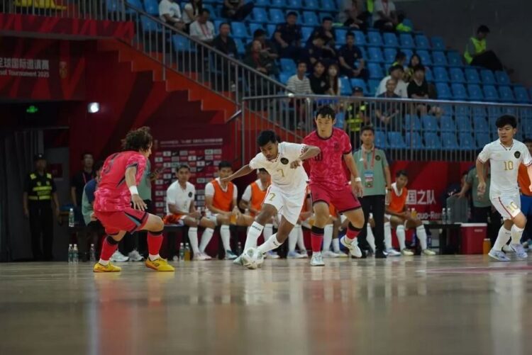 FFI Geram Blacksteel Tak Lepas Pemain Timnas Futsal, Ancam Sanksi Tegas 1 FUTSAL INDONESIA— Timnas Futsal Indonesia berhasil mengalahkan Korea Selatan di semifinal CFA International Tournament 2025.