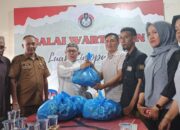 Serahkan 240 Paket Sembako, Wartawan Bantu Korban Kebakaran   