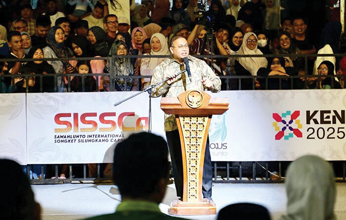 Andre Rosiade Dorong Revitalisasi Kota Tua Sawahlunto Dimulai Tahun Depan 1 REVITALISASI KOTA TUA— Wakil Ketua Komisi VI DPR RI dari Fraksi Partai Gerindra Andre Rosiade mendorong revitalisasi Kawasan Kota Tua di Sawahlunto dibantu pemerintah pusat, saat menghadiri SISSCa Tahun 2025, di Kota Sawahlunto, beberapa waktu lalu.