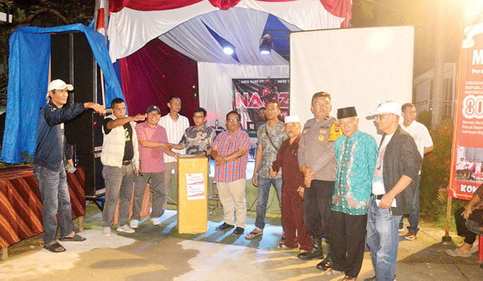 RESES DAPIL— Anggota DPRD Kota Padang Ir. Yosrizal Effendi, melakukan reses masa sidang I di Balai Pemuda RW 03 Kelurahan Surau Gadang, Mushalla Al Firdaus RW 09 Kelurahan Gunung Pangilun, Kompleks Permata Surga Kelurahan Surau Gudang.