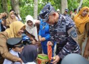 Sambut HUT ke-80 TNI AL, Dankodaeral II Gelar Bakti Sosial di Pariaman, Panen Ikan Nila, Penanaman Kedelai hingga Serahkan Bansos