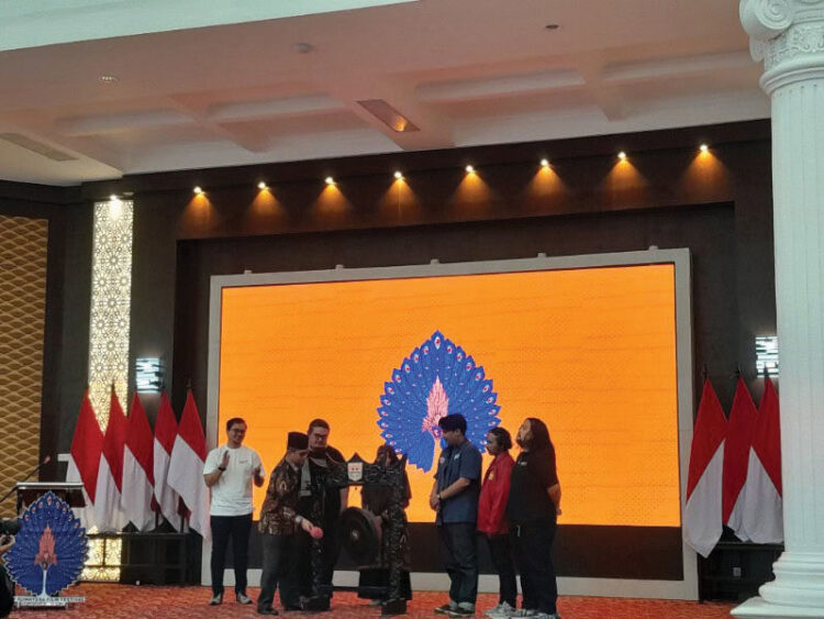 Bukittinggi Tuan Rumah WSFF 2025, 205 Film Ditampilkan 1 PUKUL GONG— Wakil Wali Kota Bukittinggi membuka penyelenggaran WSFF 2025 yang merupakan festival film berskala nasional.