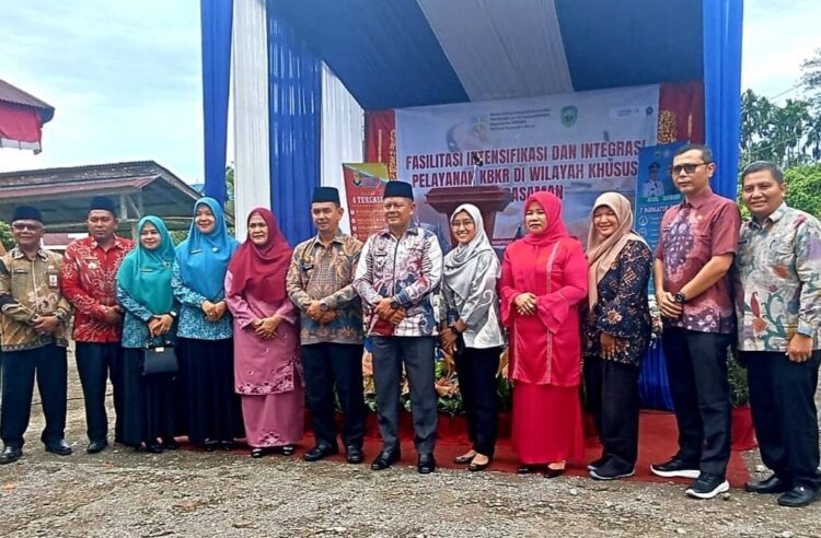 KUNJUNGAN TIM VERIFIKASI— Bupati Pasaman Welly Suhery menerima Tim Verifikasi Lapangan Lomba Kelompok KB Pria Tingkat Nasional Tahun 2025 digelar di Kecamatan Simpang Alahan Mati.