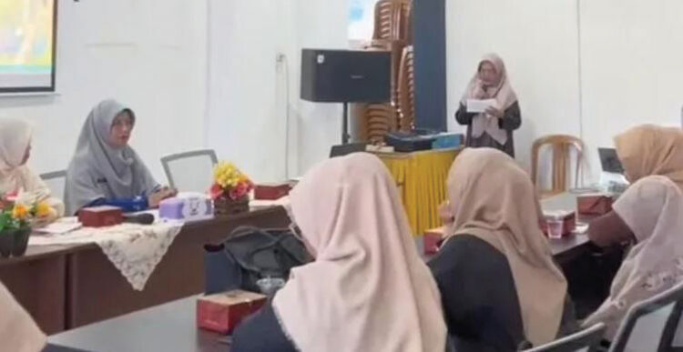 Perkuat Kota Layak Anak, Pemko Bukittinggi Adakan Psikoedukasi untuk Orang Tua ABK 1 SOSIALISASI— Pemko Bukittinggi melalui DP3APPKB bekerja sama dengan SLB Negeri 1 Bukittinggi menggelar kegiatan Sosialisasi dan Psikoedukasi dengan tema “Pengasuhan Anak Berkebutuhan Khusus (ABK) di Era Digital.