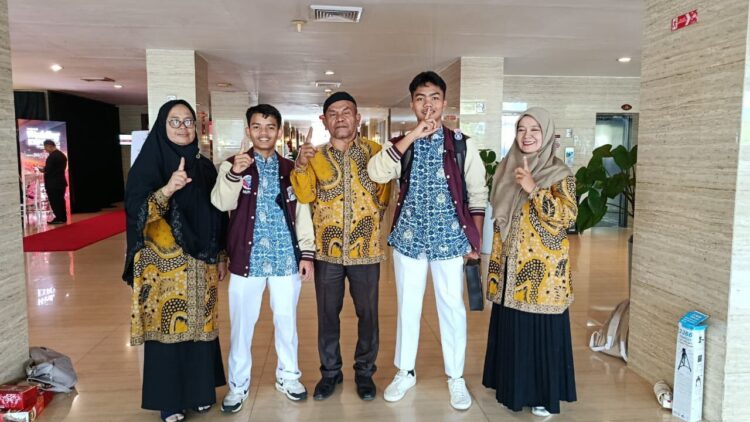 Dua Siswa SMAN 1 Padang Panjang Lolos ke Final OSN 2025 1 Dua Siswa SMAN 1 Padang Panjang Lolos ke Final OSN 2025