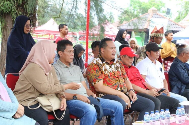 Gelar Kegiatan Bertema Merajut Senja di Pantai Kata