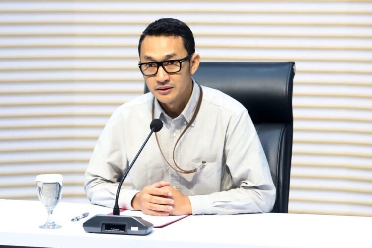 BERI KETERANGAN— Juru Bicara KPK Budi Prasetyo saat menyampaian keterangan pers terkait penanganan kasus dugaan korupsi kuota haji.