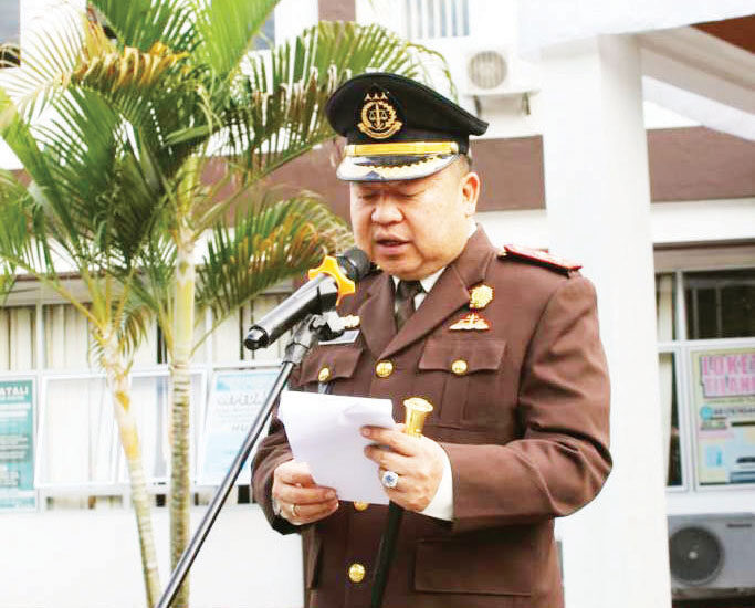 Upacara Peringatan Hari Lahir Kejaksaan ke-80, Kajari Agam Sampaikan Amanat Jaksa Agung 1 SAMPAIKAN AMANAT— Kajari Agam, Rully Mutiara SH,MH sampaikan tujuh amanat Jaksa Agung dalam upacara peringatan hari lahir kejaksaan RI yang ke-80.