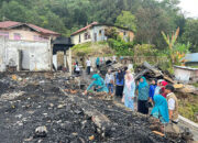 Ketua TP PKK Serahkan Bantuan Uang Tunai dan Sembako