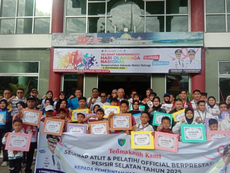 APRESIASI— Pemkab Pessel memberikan apresiasi berupa bonus kepada atlet yang berprestasi rentang Juli hingga September 2025.