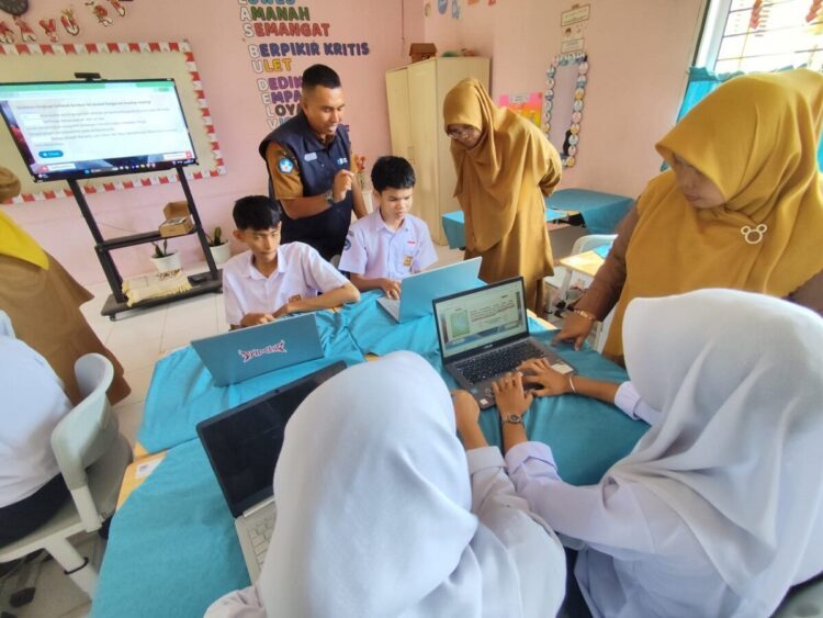Pemko Payakumbuh Terus Wujudkan Sekolah Digital 1 BELAJAR DIGITAL—Kota Payakumbuh baru terdapat satu sekolah yang berstatus Sekolah Digital, yakni di SMP Negeri 4 Payakumbuh.