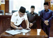 Pemko dan DPRD Bukittinggi Setujui Perda SPBE dan RPPLH