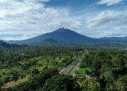 Pendakian Gunung Kerinci Jalur Solok Selatan Tawarkan Sensasi Unik