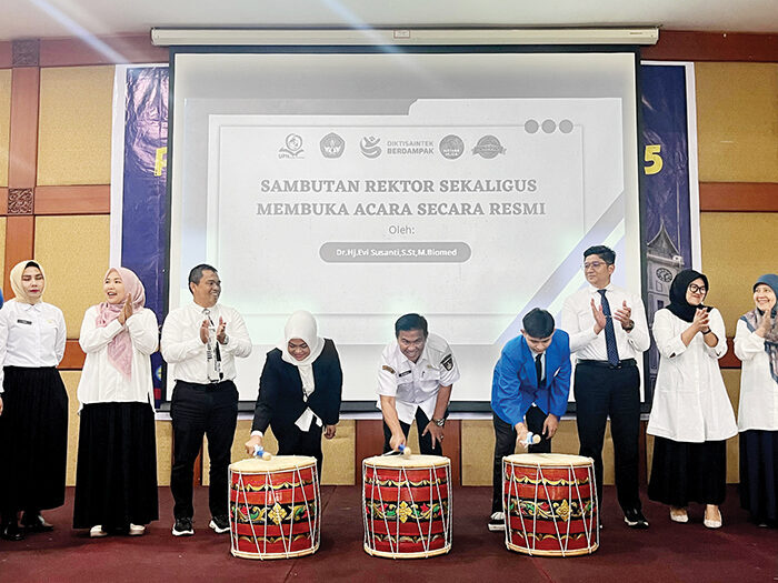 Sekda Bukittinggi Buka PKKMB UPN, Tanamkan Semangat Perjuangan dan Inovasi 1 PKKMB— Sekda Kota Bukittinggi, Rismal Hadi, secara resmi membuka kegiatan PKKMB UPN Bukittinggi
di Aula Perpustakaan Proklamator Bung Hatta, Rabu (24/9).