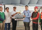 Pemkab Tanah Datar Serahkan Bantuan Korban Kebakaran Pasar Payakumbuh