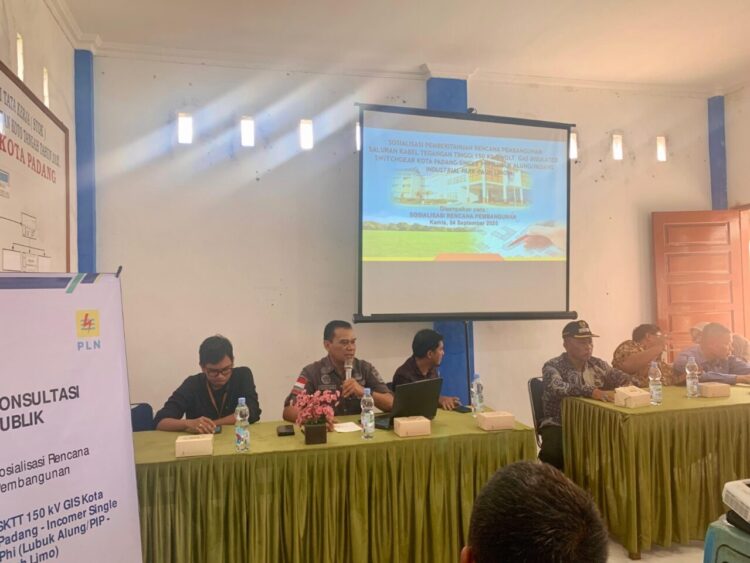 SOSIALISASI—PLN UPP Sumbagteng 2 menyosialisasikan rencana pembangunan Saluran Kabel Tegangan Tinggi (SKTT) 150 kV GIS Kota Padang – Single Phi (Lubuk Alung/PIP – Pauh Limo).