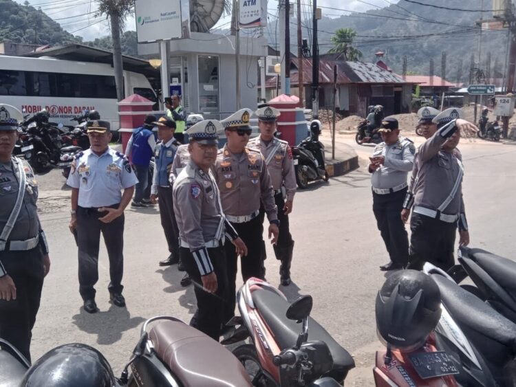 Sosialisasikan Penggunaan Lampu Strobo Penataan Parkir Liar