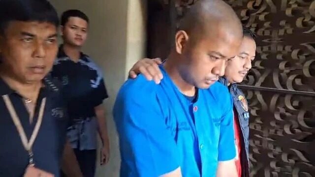 Tersangka Wanda Peragakan 155 Adegan di 3 TKP, 500 Personel Gabungan Dikerahkan untuk Pengamanan 1 PEMBUNUHAN— Tersangka Satria Juwanda (25) yang terlibat kasus mutilasi dan pembunuhan tiga gadis di Padangpariaman.