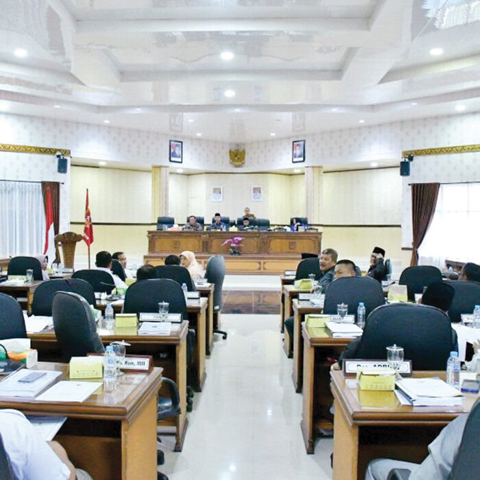 Wabup Agam Hadiri Rapat Paripurna Penetapan Perubahan Propemperda 2025
