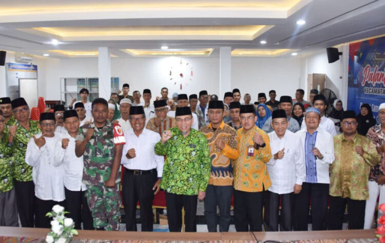 MUSCAB DMI— Wakil Wali Kota Padang Maigus Nasir menghadiri pembukaan Muscab PC DMI Kecamatan Padang Selatan, di Aula Kantor Camat Padang Selatan, Minggu (28/9).