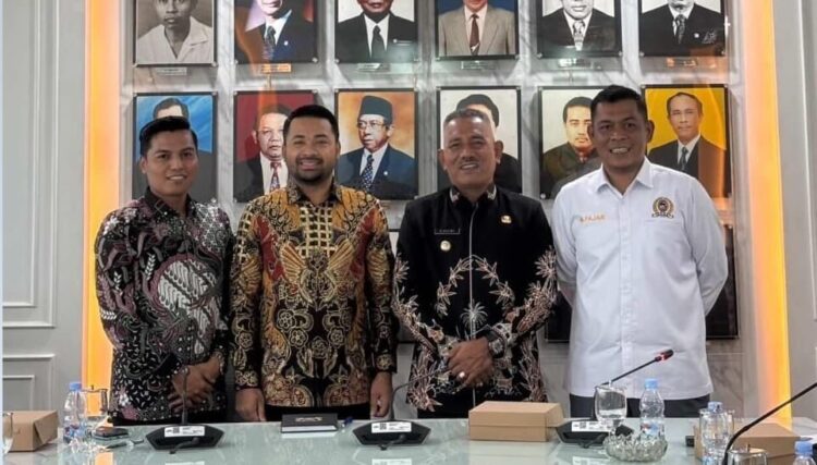 KUNJUNGAN KERJA— Bupati Limapuluh Kota, Ketua DPRD dan Anggota DPRD Lima Puluh Kota, bersama anggota DPR RI Zigo Rolanda.