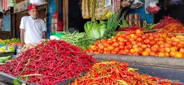 Indonesia Deflasi 0,08 Persen di Agustus 2025, BPS: Dipicu Penurunan Harga Pangan 1 ILUSTASI—Transaksi di pasar.