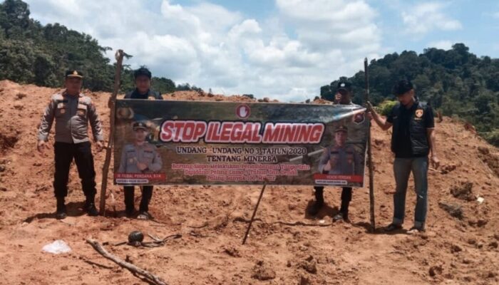 Polres Solok Selatan Pasang Spanduk Larangan Ilegal Mining di Lubuk Ulang Aling