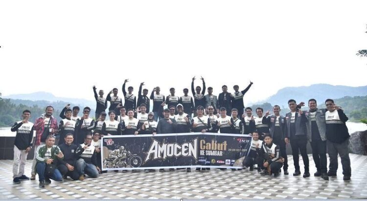 Komunitas Touring Amocen Riau Kunjungi Destinasi Meer Von Kandi 1 KUNJUNGI WISATA MEER VON KANDO— Wakil Wali Kota Sawahlunto Jeffry Hibatullah menerima sekaligus mendampingi komunitas touring Anak
Motor Cendana (Amocen) dari Provinsi Riau di destinasi wisata Meer Von Kandi, Sabtu (27/9).