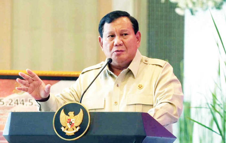SIDANG KABINET— Presiden Prabowo Subianto memberikan arahan dalam Sidang Kabinet Paripurna (SKP) bertepatan dengan momentum satu tahun kepemimpinannya di Istana Negara.