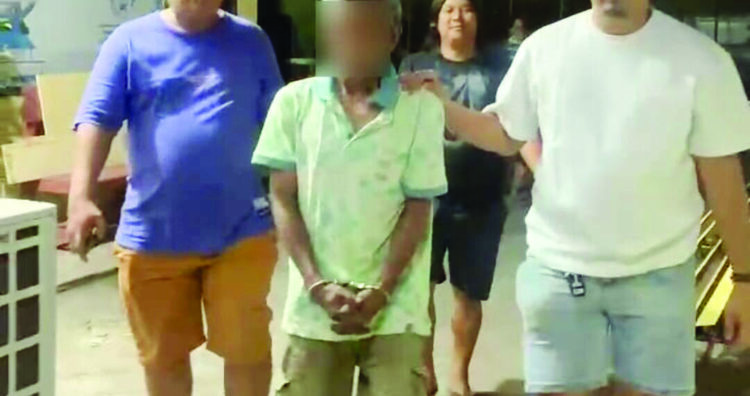 Pencuri Ban Serap Truk Parkir Diciduk, Beraksi Tengah Malam 1 PENCURI— Pelaku berinisial J (43) diamankan Tim Klewang Polresta Padang atas kasus pencurian ban serap truk.