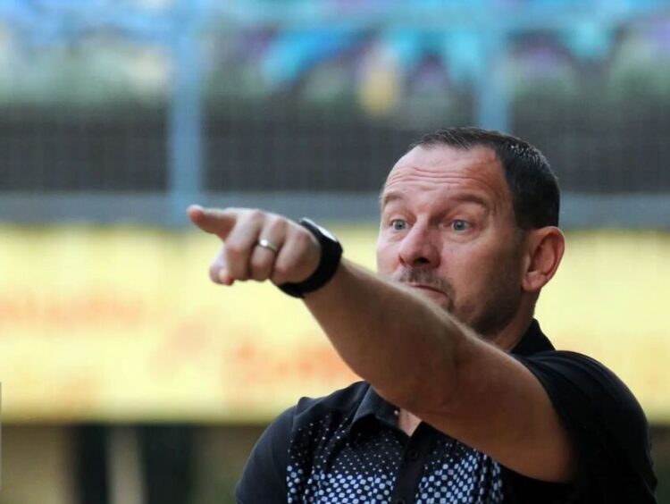 Gantikan Eduardo Almeida, Semen Padang FC Resmi Tunjuk Dejan Antonic sebagai Pelatih Kepala 1 PELATIH BARU— Manajemen Semen Padang FC resmi menunjuk Dejan Antonic sebagai pelatih kepala baru menggantikan Eduardo Almeida.