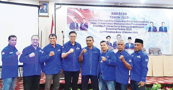 RAKERCAB— DPC Partai Demokrat Kota Padang menggelar Rakercab 2025 yang dirangkai dengan kegiatan Bimbingan dan Pendidikan Politik, Minggu (12/10) di Hotel Rangkayo Basa, Padang.