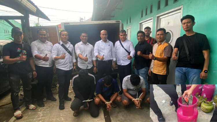 PENGGEREBEKAN— Tim Ditkrimsus Polda Sumbar yang dipimpin Kombes Pol Andry Kurniawan melakukan penggerebekan di rumah yang dijadikan tempat pengoplosan gas bersubsidi 
menjadi nonsubsidi.