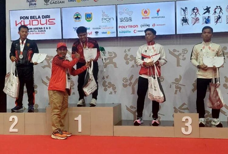 Fadlan Rusli Persembahkan Emas, Pencak Silat Sumbar Tutup PON Beladiri 2025 dengan 1 Emas, 2 Perak, 2 Perunggu 1 14